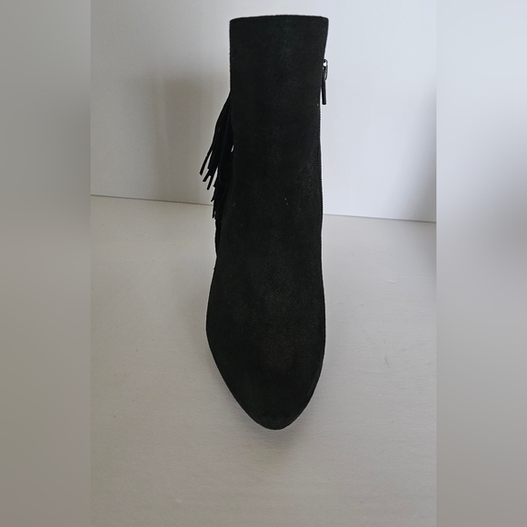 Charles David Genuine Suede Wedge Booties With Fringe On The Outer Side. Black. - Picture 3 of 9